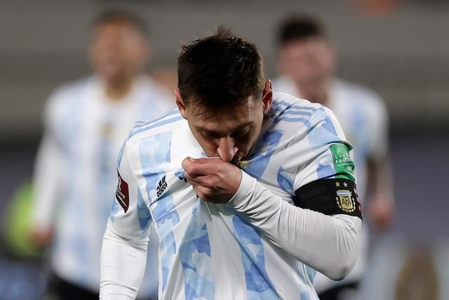 Messi Hat Trick! Superant la pilota, King Bailey crea una nova història: l'eq...